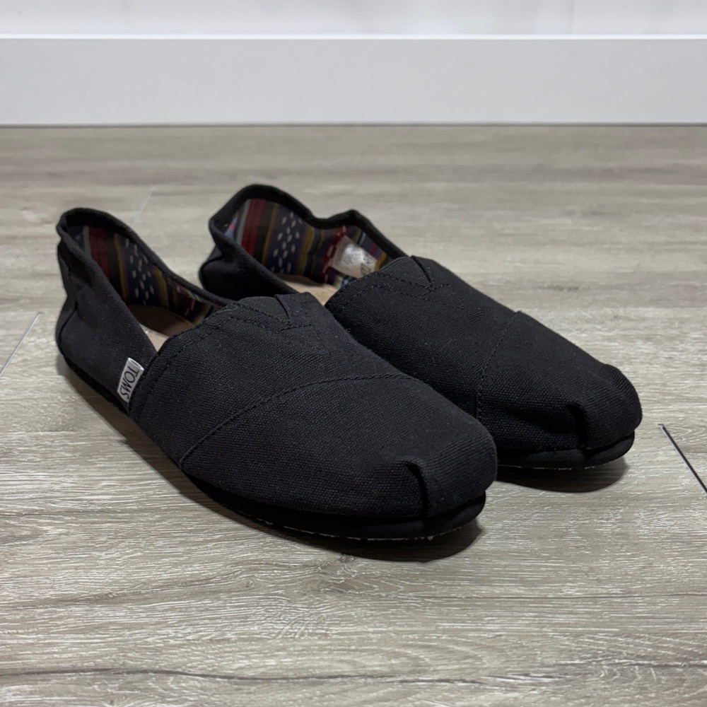 TOMS Classic Alpargata black loafers US women’s size 10